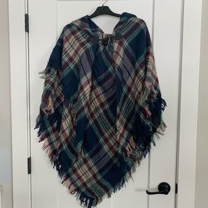 NEVER WORN soft plaid poncho